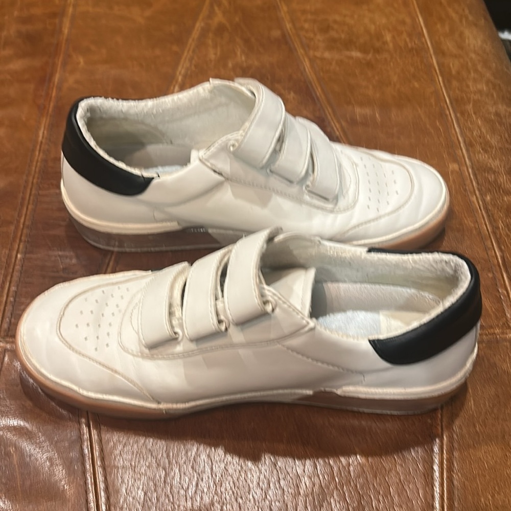 Dolce Vita sneakers - Picture 6 of 8